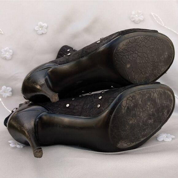 EUC CARESS Black with Silver Studs Open Toed Heeled Boots Zipper Closure Size 9 - Picture 3 of 8